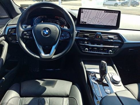 Used 2022 BMW 530i xDrive w/ Premium Package AWD/4WD image 8