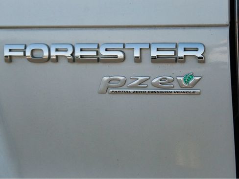 Used 2012 Subaru Forester 2.5X Premium AWD/4WD image 27