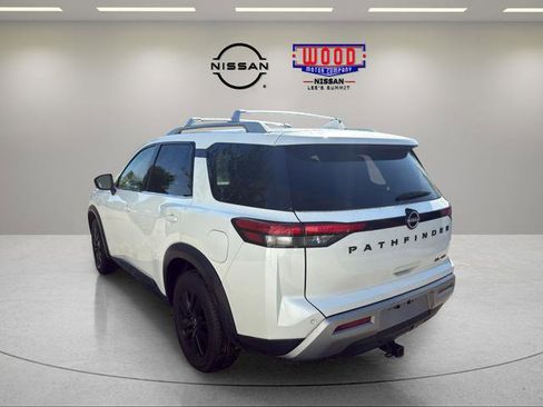 Used 2023 Nissan Pathfinder SL AWD/4WD image 4
