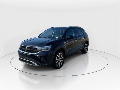 Used 2022 Volkswagen Taos SE image 4