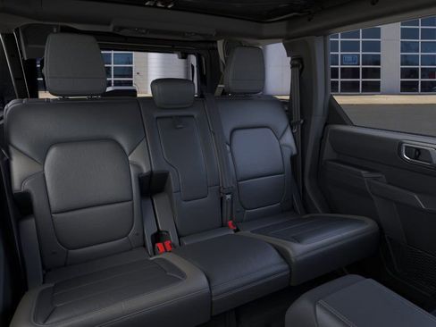 New 2025 Ford Bronco Outer Banks w/ Sasquatch Package image 11