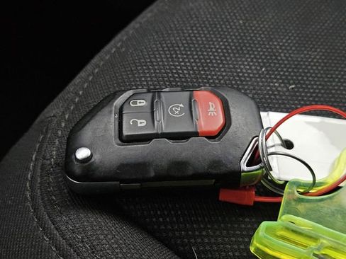 Used 2022 Jeep Wrangler Unlimited Sport image 34