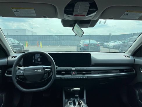 Used 2025 Kia K4 FWD image 33