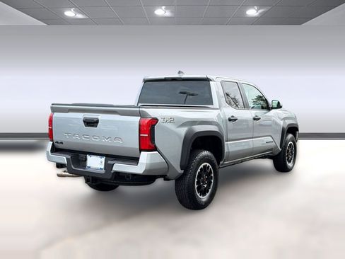 Used 2025 Toyota Tacoma TRD Off-Road AWD/4WD image 9