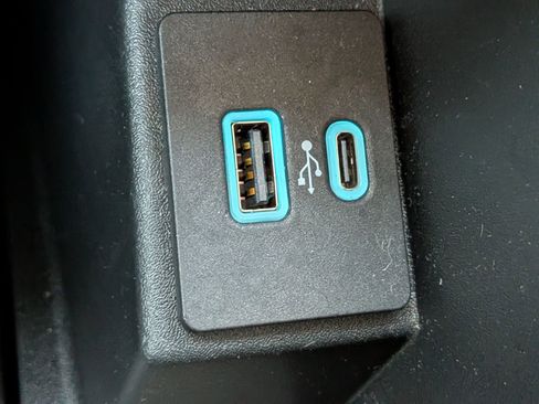 Certified 2024 Ford Edge SEL w/ Convenience Package image 26