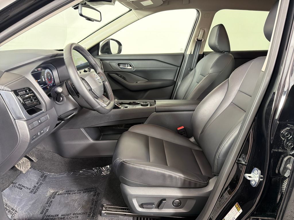 Used 2026 Nissan Rogue SL AWD/4WD image 19