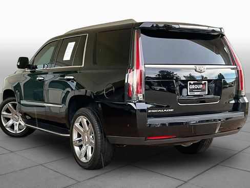 Used 2017 Cadillac Escalade Luxury AWD/4WD image 10
