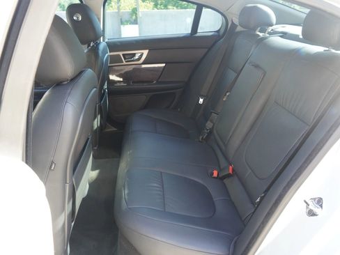Used 2011 Jaguar XF Premium RWD image 40