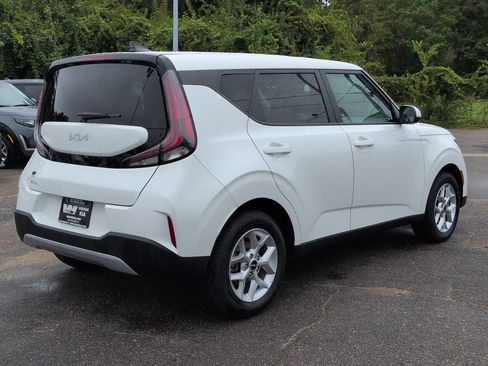 Used 2025 Kia Soul LX w/ LX Technology Package FWD image 5
