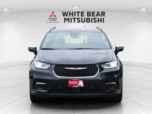 Used 2021 Chrysler Pacifica Limited w/ Premium & Safety Sphere Group AWD/4WD image 2
