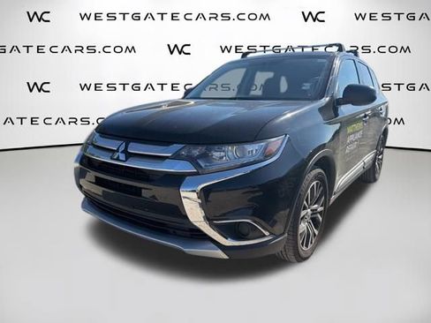 Used 2018 Mitsubishi Outlander ES AWD/4WD image 1