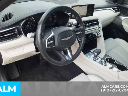 Used 2025 Genesis G70 2.5T RWD image 5