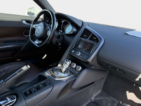 Used 2011 Audi R8 V8 image 32