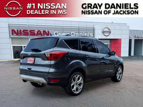 Used 2019 Ford Escape Titanium FWD image 3