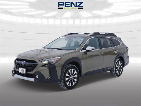Used 2023 Subaru Outback Touring image 3