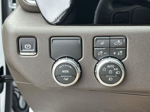 Used 2026 GMC Sierra 1500 SLT RWD image 17