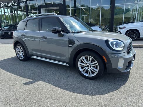 Used 2022 MINI Cooper Countryman FWD image 1