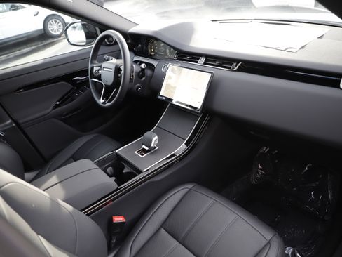 New 2025 Land Rover Range Rover Evoque Dynamic SE AWD/4WD image 9