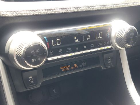 Used 2021 Toyota RAV4 XLE image 28