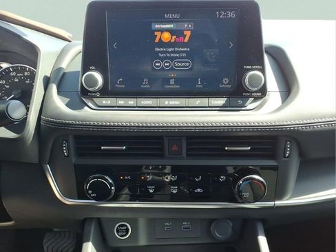 Used 2023 Nissan Rogue S image 18