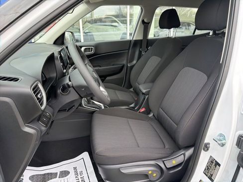 Certified 2026 Hyundai Venue SE image 11