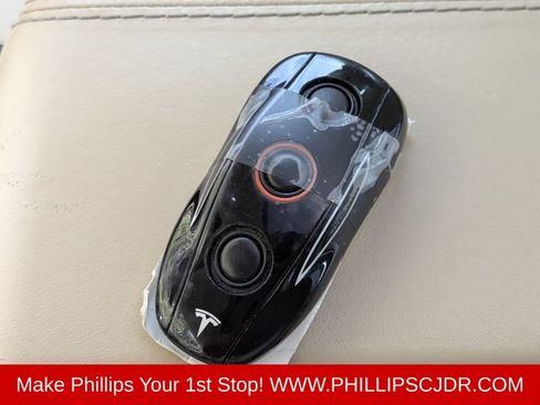 Used 2013 Tesla Model S Performance RWD image 27