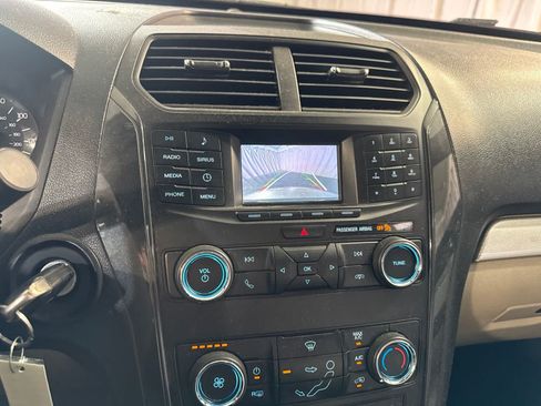Used 2018 Ford Explorer FWD image 28