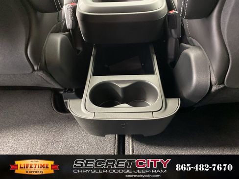 New 2026 Chrysler Pacifica Select image 29