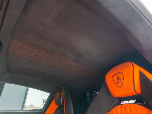 Used 2025 Lamborghini Revuelto Coupe 2D image 82