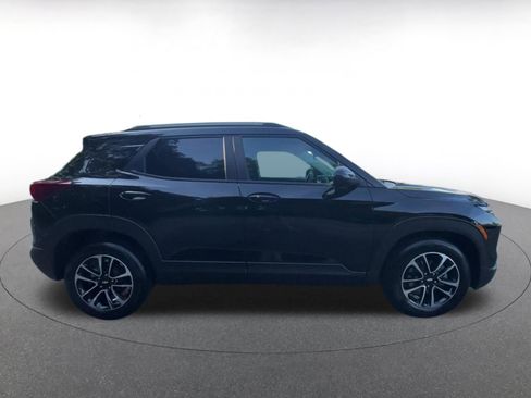 Used 2025 Chevrolet TrailBlazer LT FWD image 16