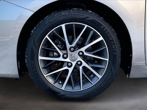 Used 2016 Lexus ES 350 w/ Navigation System Package image 33