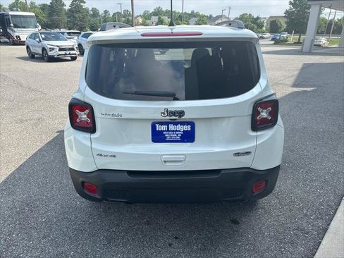 Used 2020 Jeep Renegade Latitude w/ Cold Weather Group AWD/4WD image 5