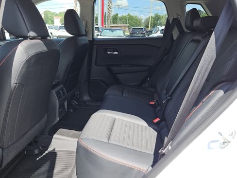 Used 2025 Nissan Rogue SV AWD/4WD image 4