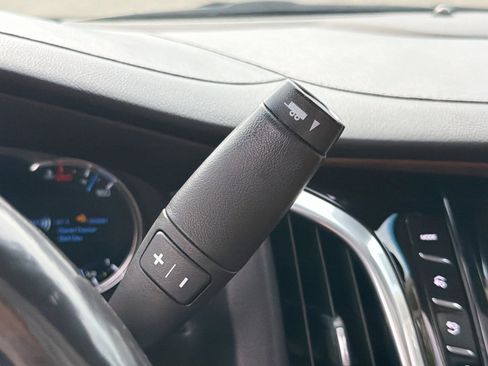 Used 2019 Cadillac Escalade ESV Premium Luxury RWD image 23
