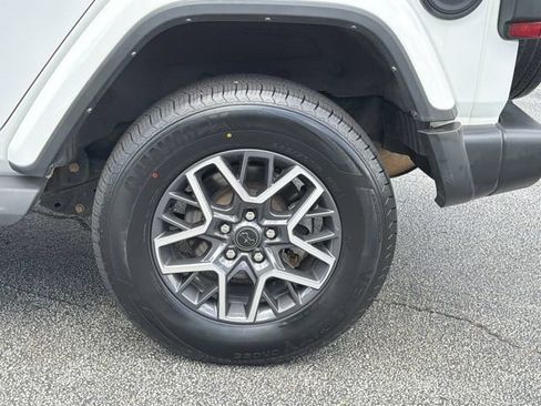 Used 2024 Jeep Wrangler Unlimited Sahara AWD/4WD image 14