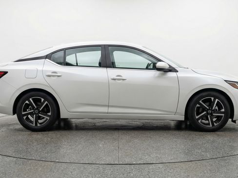 Used 2025 Nissan Sentra SV image 11