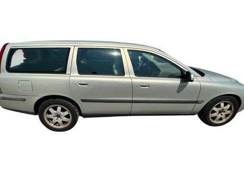 Used 2003 Volvo V70 2.5T AWD/4WD image 7