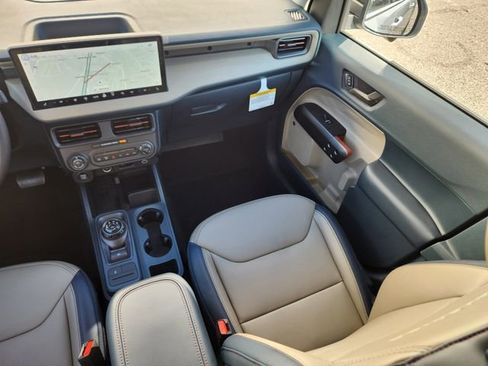 New 2025 Ford Maverick Lariat image 12