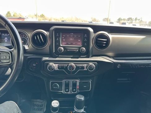 Used 2020 Jeep Wrangler Sport image 13