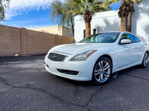 Used 2009 INFINITI G37 x Coupe w/ Premium Pkg image 2