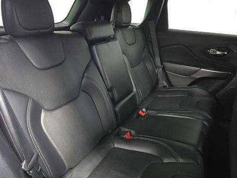 Used 2020 Jeep Cherokee Limited AWD/4WD image 16