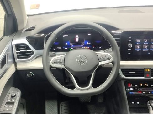 New 2025 Volkswagen Taos SE image 34