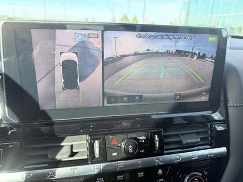 New 2026 Nissan Pathfinder Platinum image 11