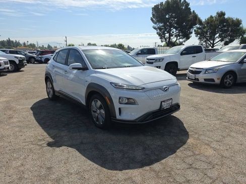 Used 2020 Hyundai Kona Limited FWD image 2