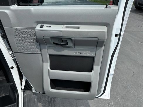 Used 2012 Ford E-150 and Econoline 150 Wagon w/ PWR Windows & Locks Group image 17