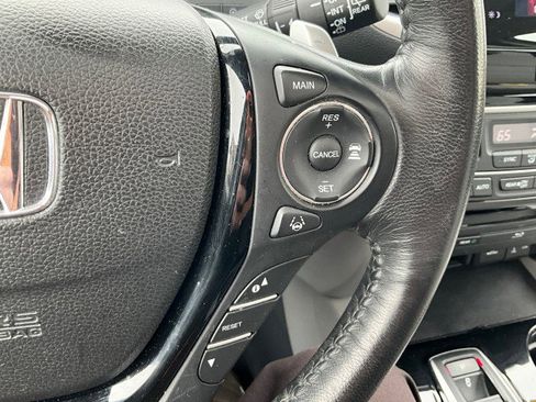 Used 2017 Honda Pilot Touring image 22