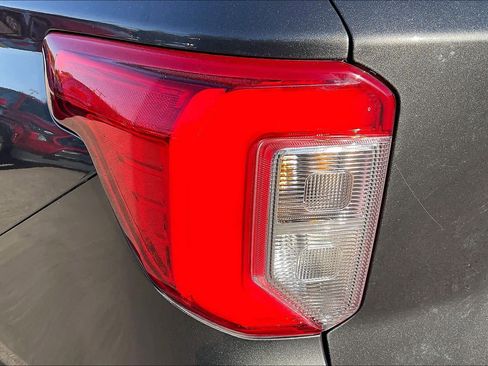 Used 2020 Ford Explorer Limited image 27