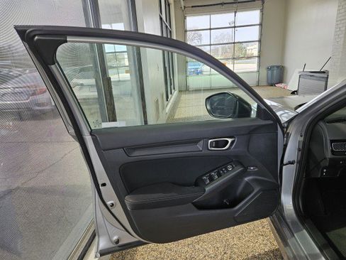 Used 2023 Honda Civic Sport image 16