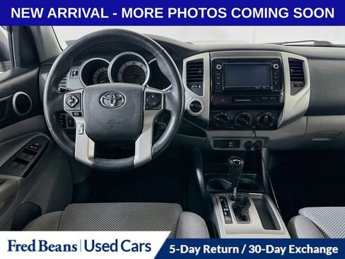 Used 2015 Toyota Tacoma Base image 21