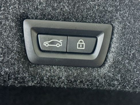 Used 2022 BMW 530i w/ Premium Package image 31